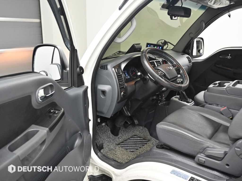 Small Truck Normal Box(Low Deck) - Vista 11