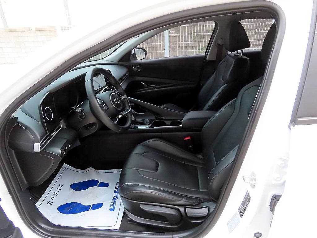 HYUNDAI Avante - Vista 5