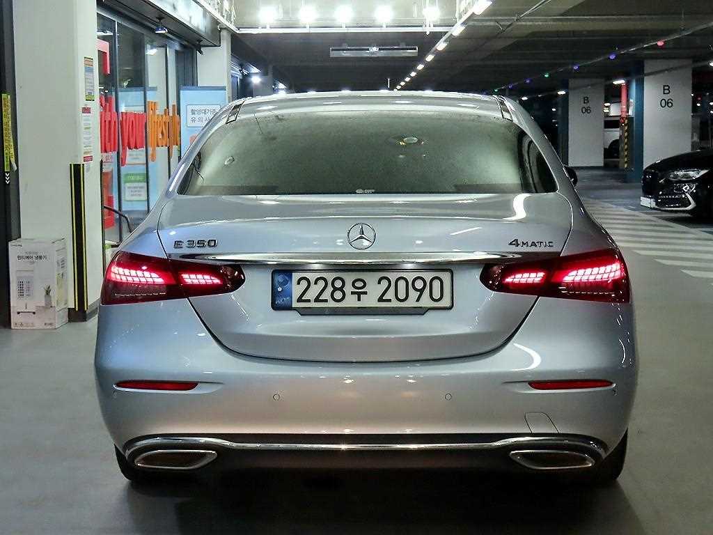 Mercedes Benz E class - Vista 5