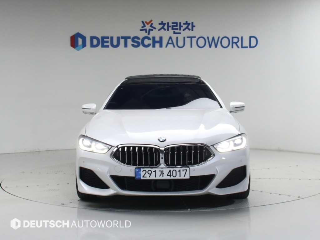BMW 8 Series - Vista 3