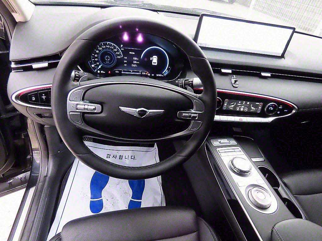 Genesis GV70 - Vista 8