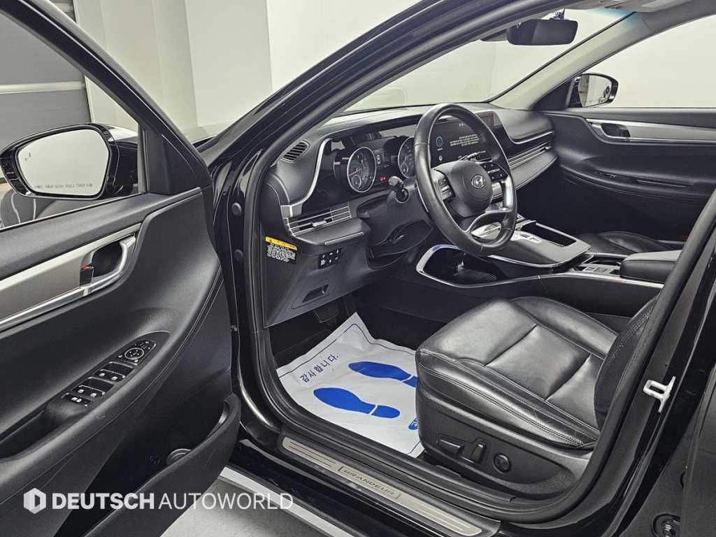 HYUNDAI Grandeur - Vista 11