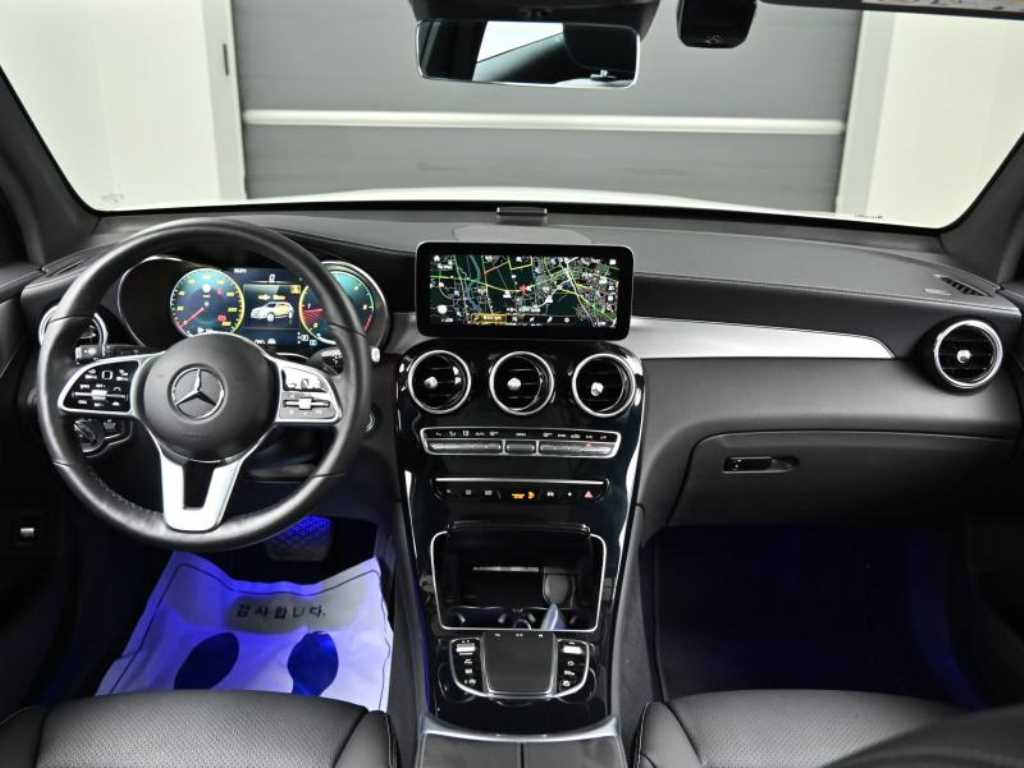 Mercedes Benz GLC Class - Vista 7
