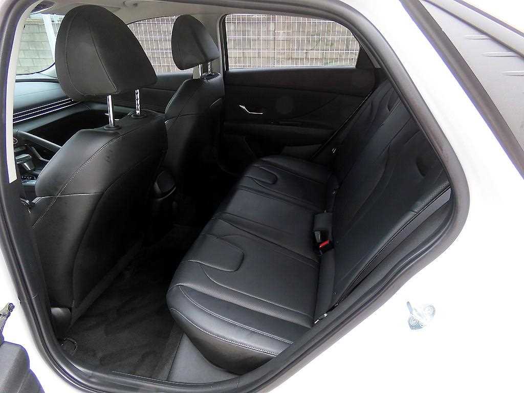 HYUNDAI Avante - Vista 6