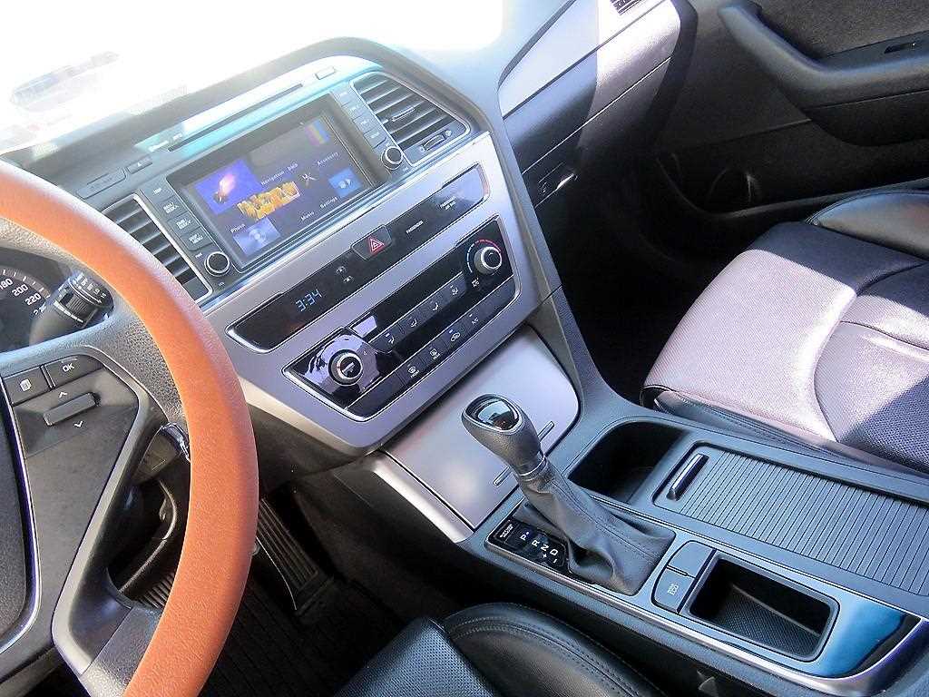 HYUNDAI Sonata - Vista 11