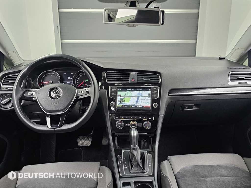 Volkswagen Golf - Vista 7