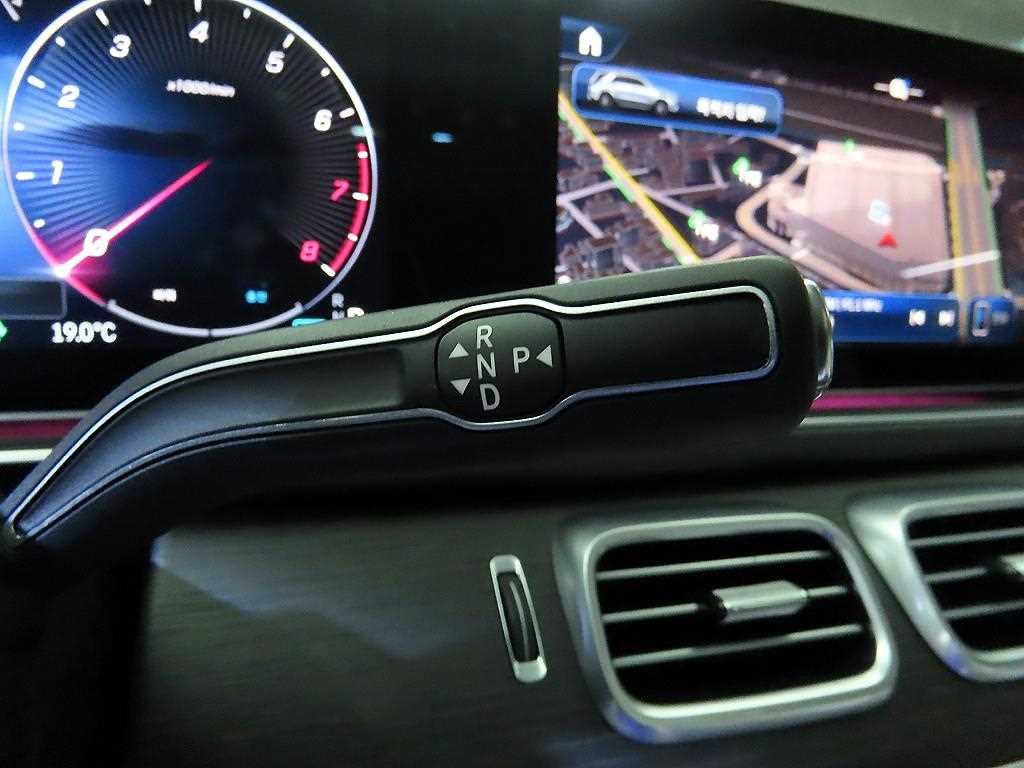 Mercedes Benz GLE Class - Vista 12