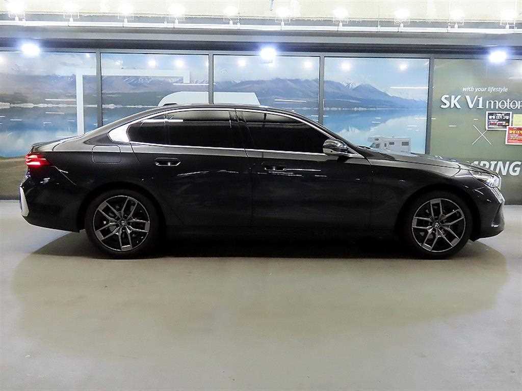 BMW 5 Series - Vista 3