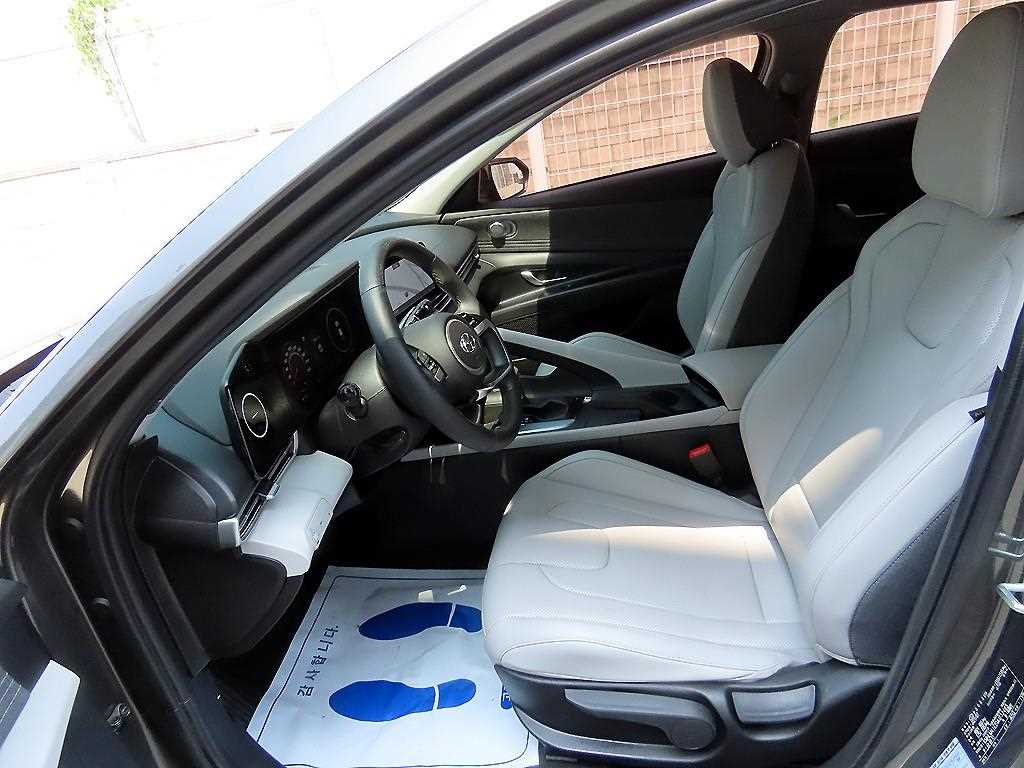 HYUNDAI Avante - Vista 5