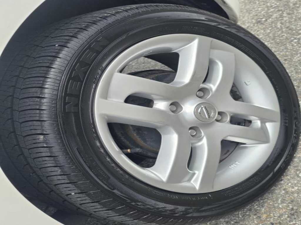 Nissan Cube - Vista 7