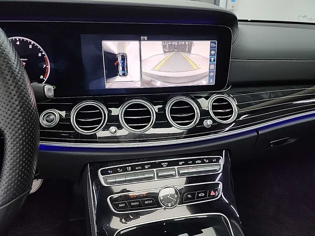 Mercedes Benz E class - Vista 11