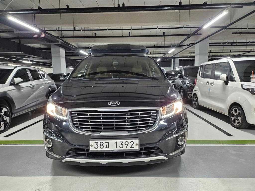 KIA Carnival 2017 Negro - Importación desde Corea - HF Imports Iquique - Foto 1