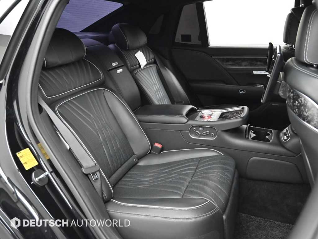 Genesis G90 - Vista 12