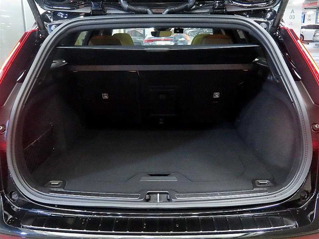 Volvo V60 2023 Negro - Importación desde Corea - HF Imports Iquique - Foto 17