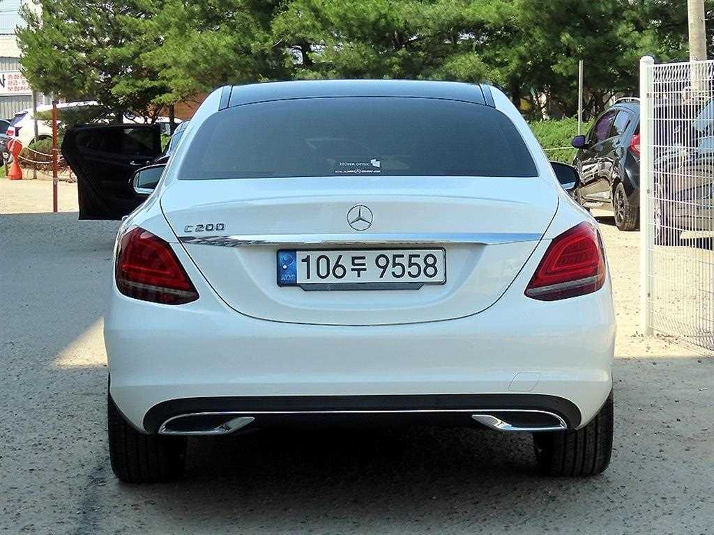Mercedes Benz C Class - Vista 4