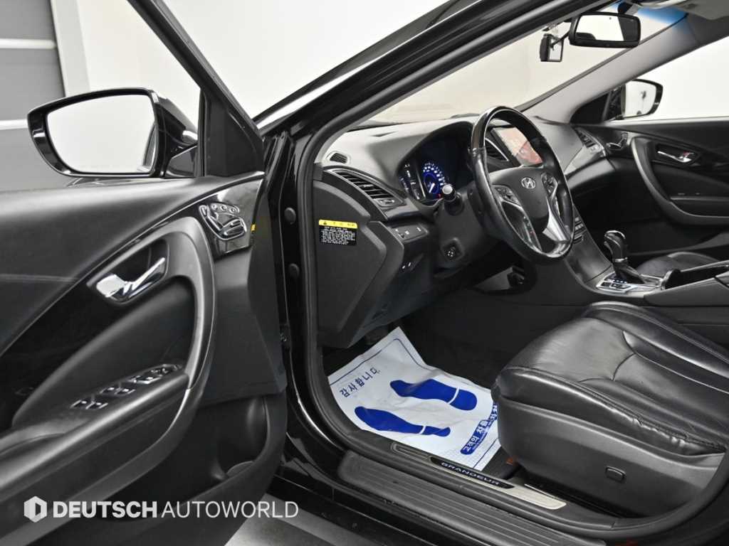 HYUNDAI Grandeur - Vista 11