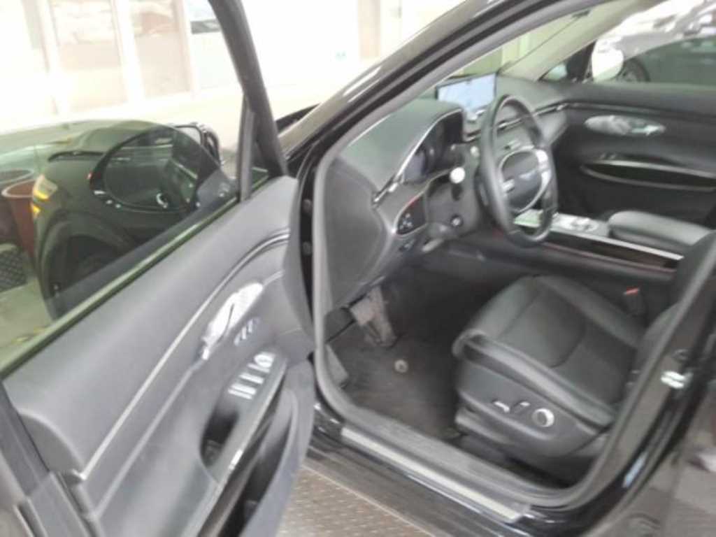 Genesis GV70 - Vista 11