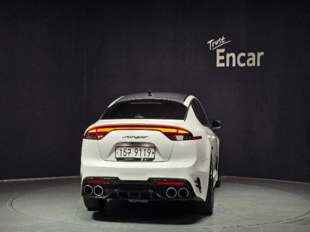 KIA Stinger - Vista 4