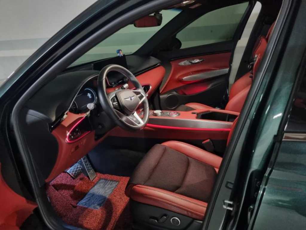 Genesis GV70 - Vista 5