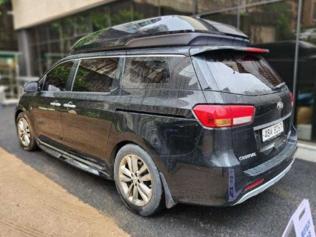 KIA Carnival - Vista 4