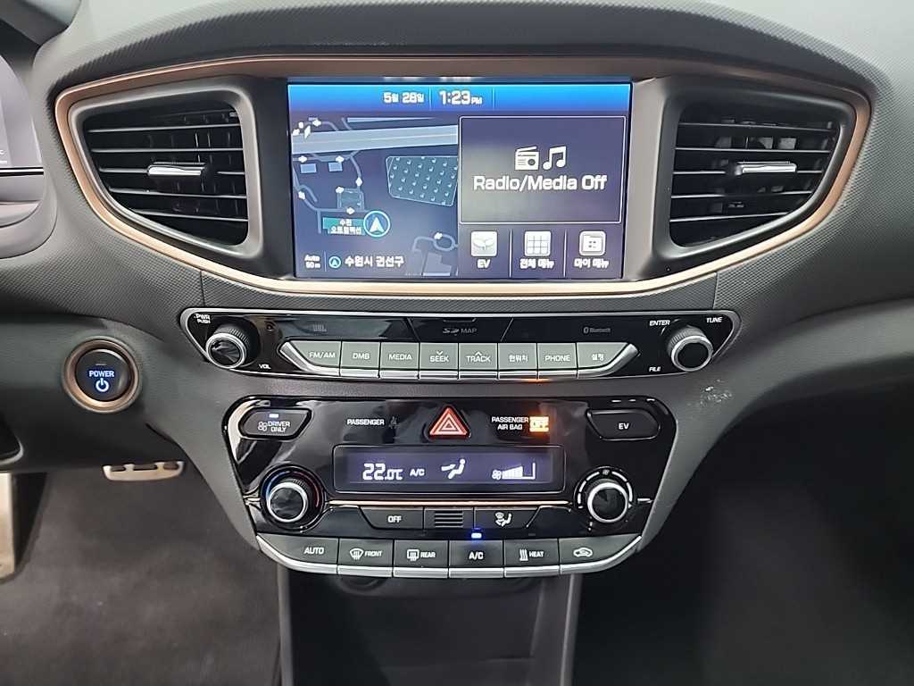 HYUNDAI Ioniq - Vista 11