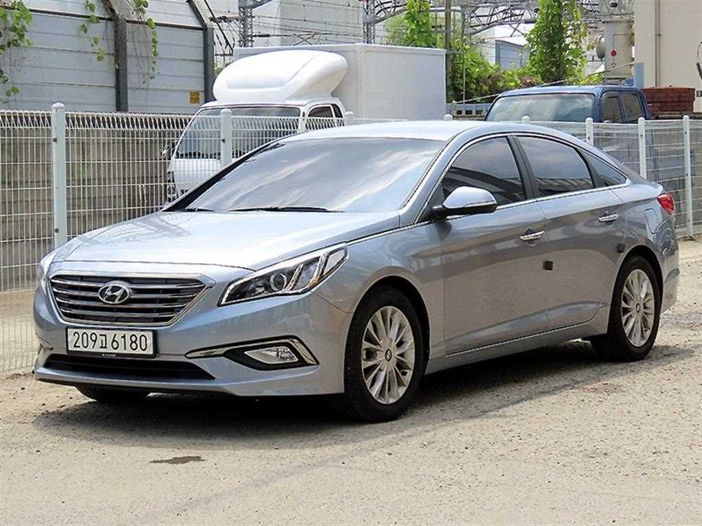 HYUNDAI Sonata - Vista 2