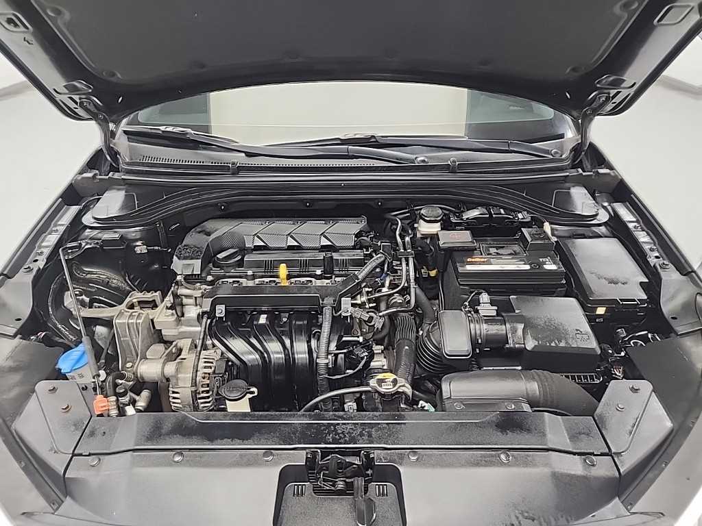 HYUNDAI Avante - Vista 5