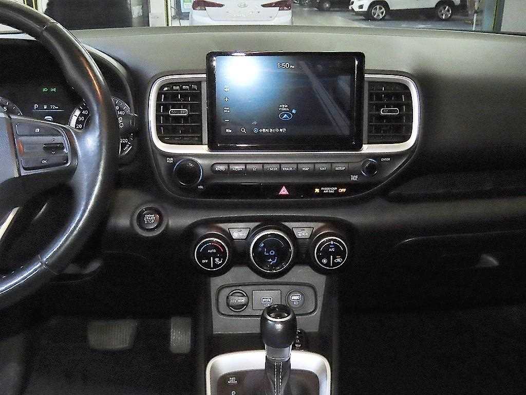 HYUNDAI Venue - Vista 11