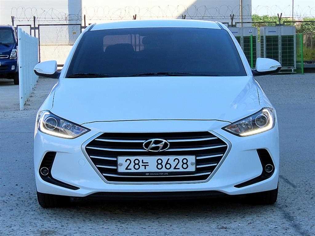 HYUNDAI Avante 2017 Blanco - Importación desde Corea - HF Imports Iquique - Foto 1