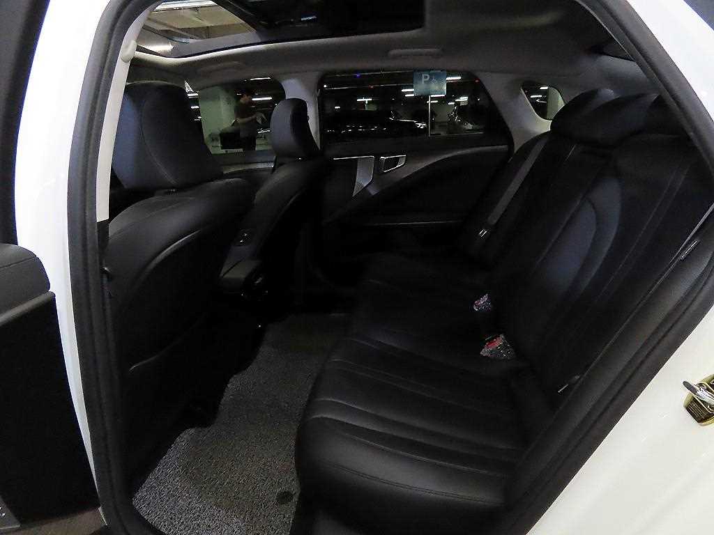 KIA K8 - Vista 7