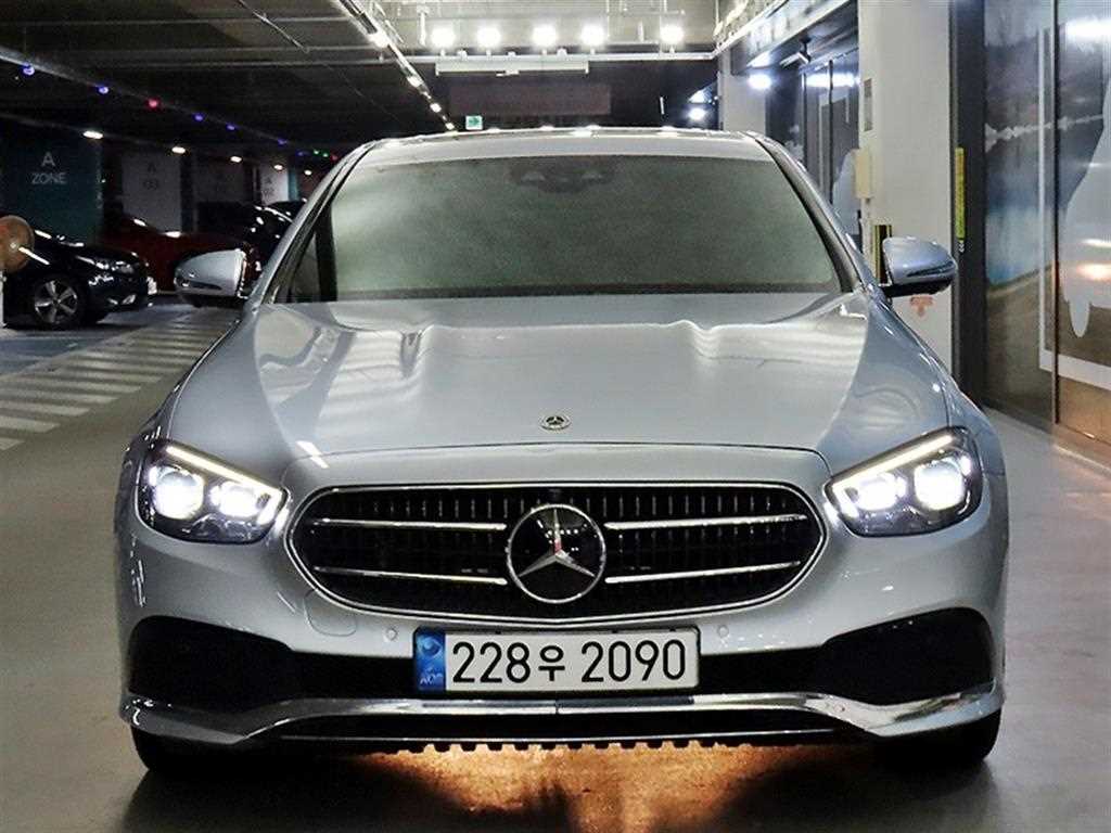 Mercedes Benz E class - Vista 2
