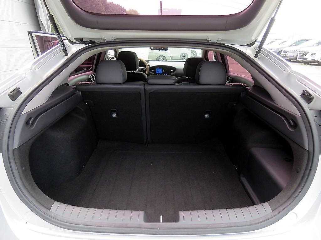 HYUNDAI Ioniq - Vista 5