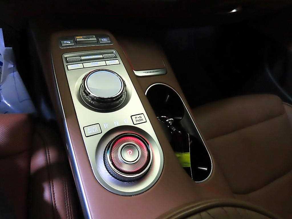 Genesis GV70 - Vista 12