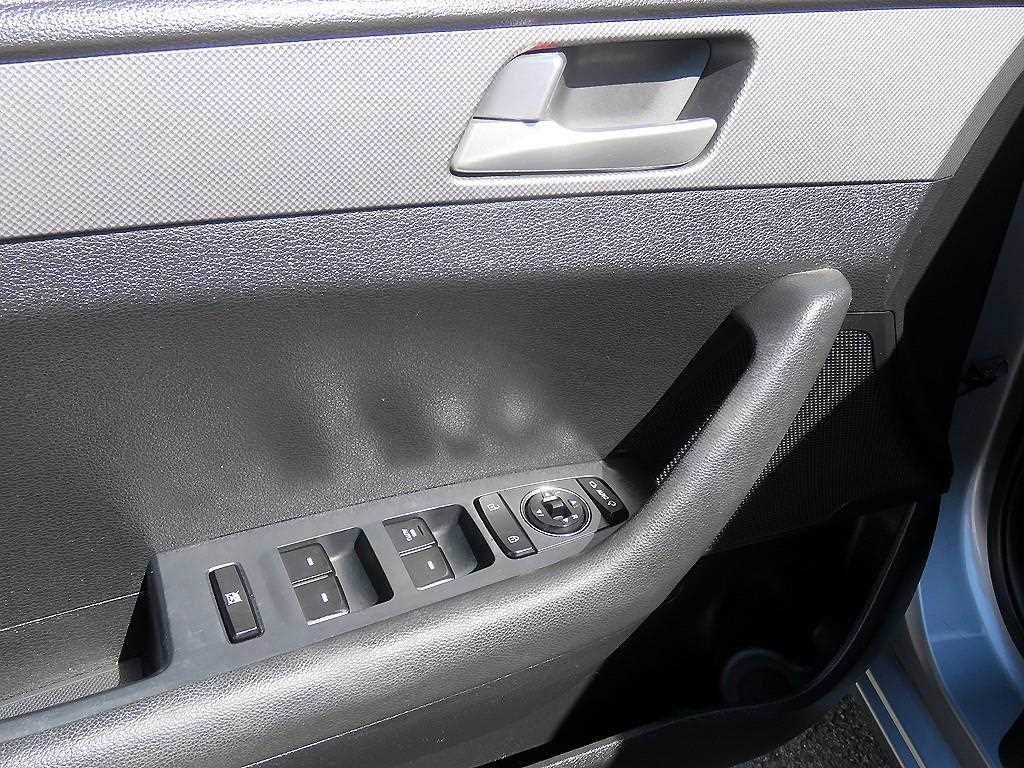 HYUNDAI Sonata - Vista 8