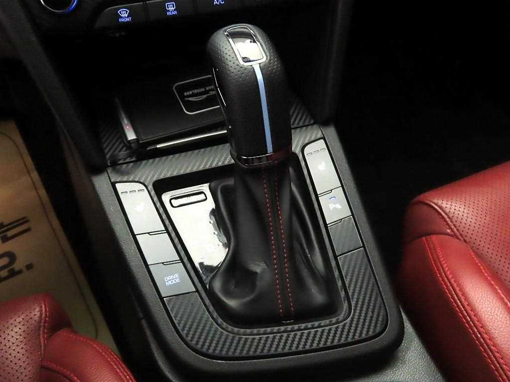 HYUNDAI Avante - Vista 11