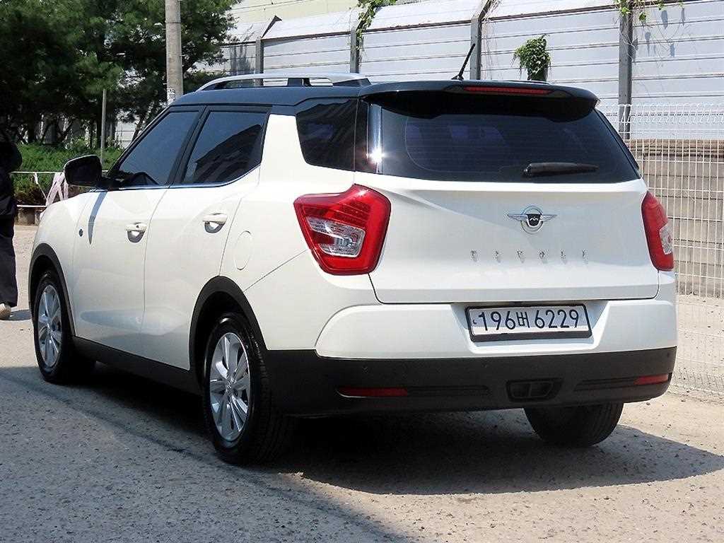 Ssangyong Tivoli - Vista 3