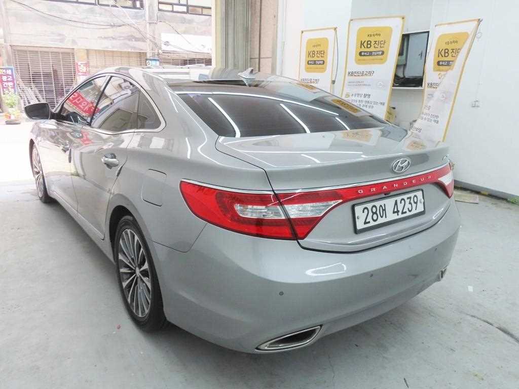 HYUNDAI Grandeur - Vista 4
