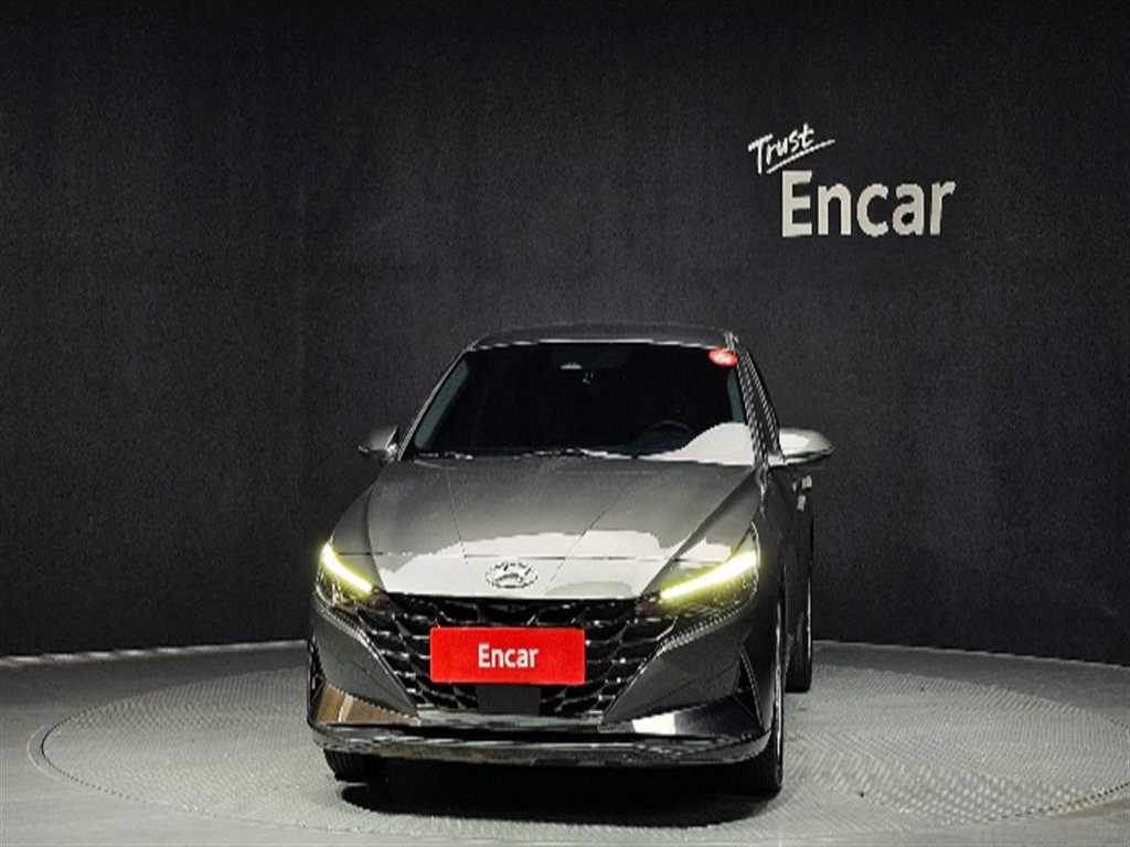 HYUNDAI Avante - Vista 3