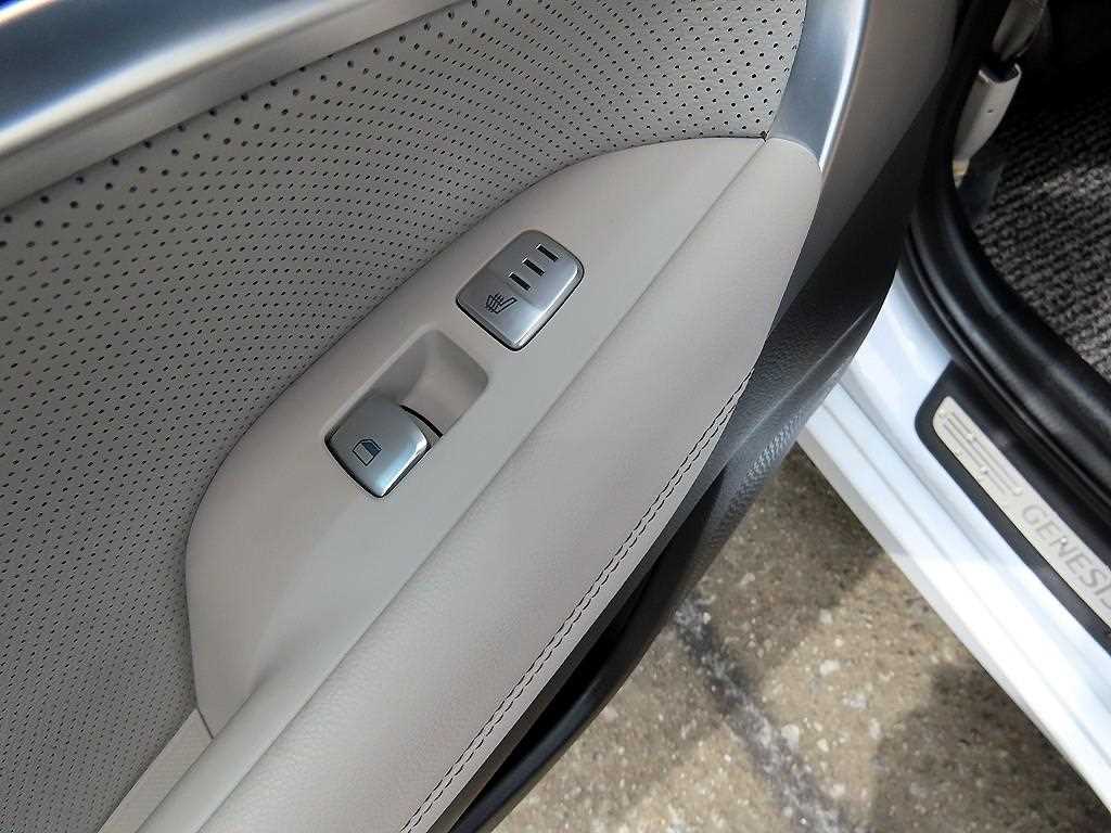 Genesis G70 2018 Blanco - Importación desde Corea - HF Imports Iquique - Foto 17