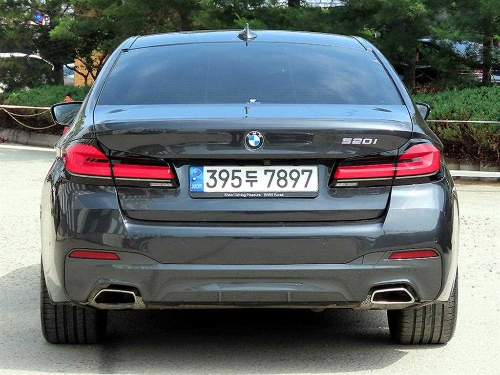 BMW 5 Series - Vista 4