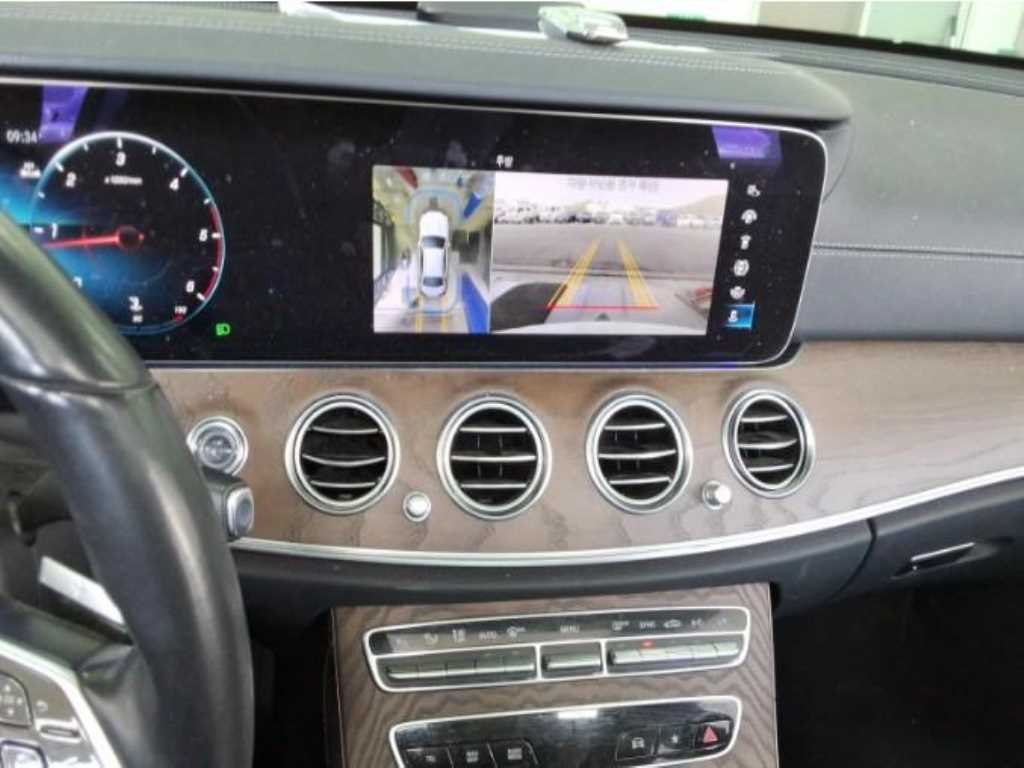Mercedes Benz E class - Vista 7