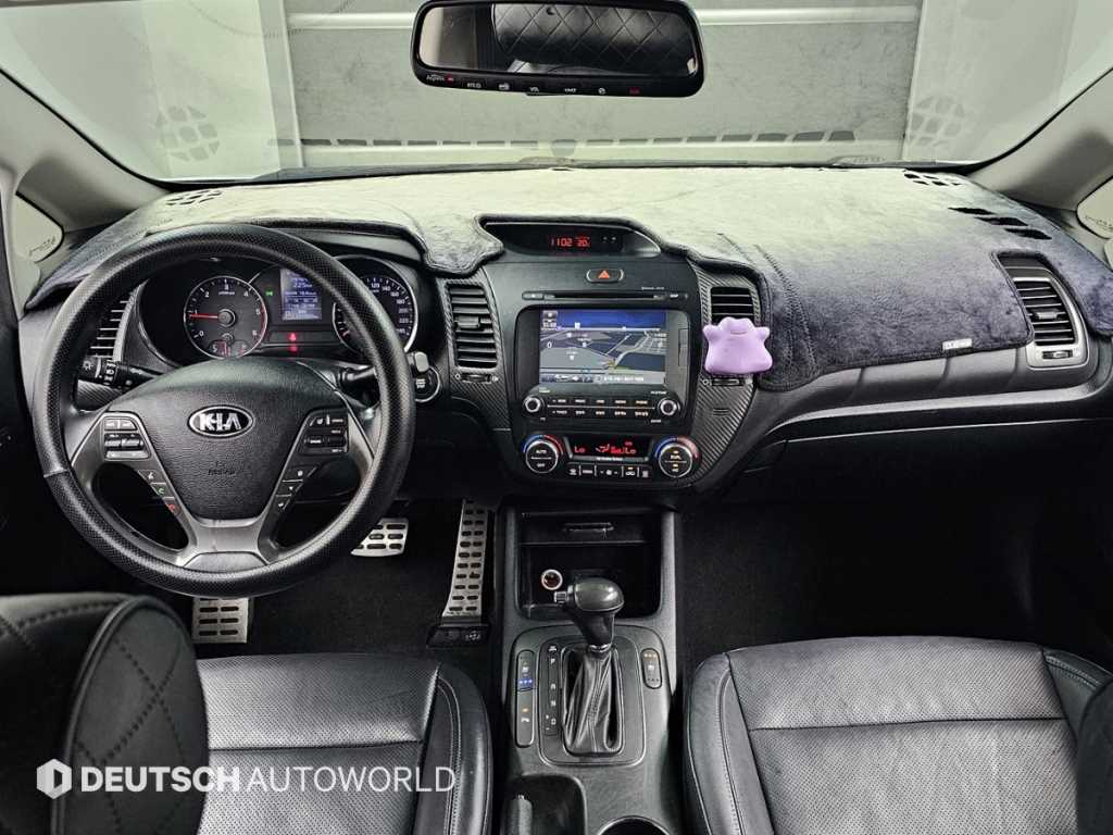 KIA K3 - Vista 8