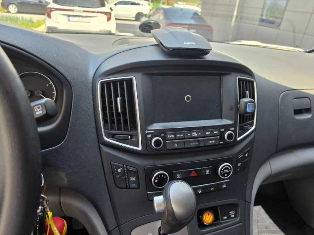 HYUNDAI Starex - Vista 12