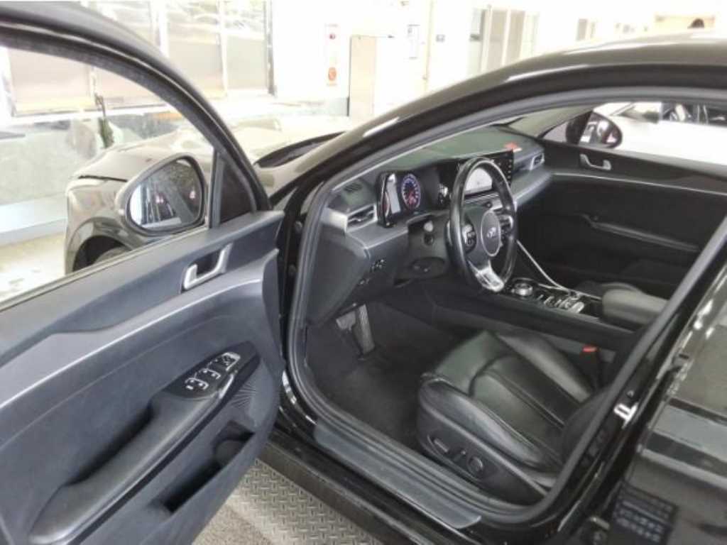KIA K5 - Vista 10