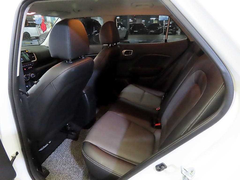 HYUNDAI Venue - Vista 7