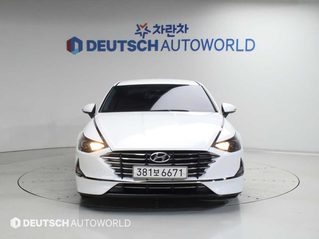 HYUNDAI Sonata - Vista 3