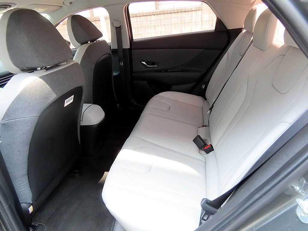 HYUNDAI Avante - Vista 6
