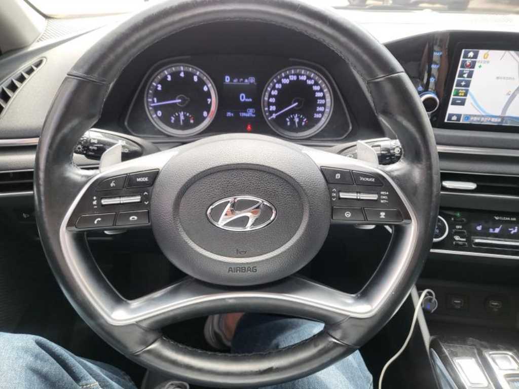 HYUNDAI Sonata - Vista 8