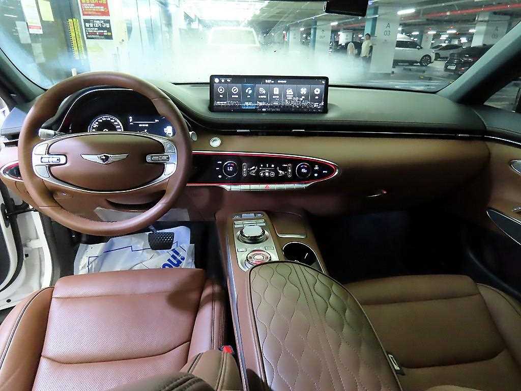 Genesis GV70 - Vista 10