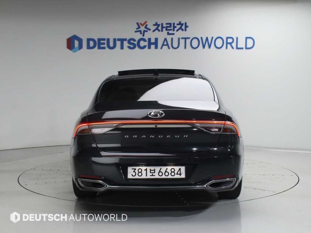 HYUNDAI Grandeur - Vista 5